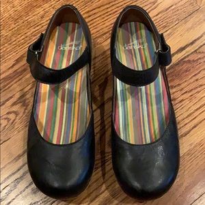 Dansko Mary Janes black